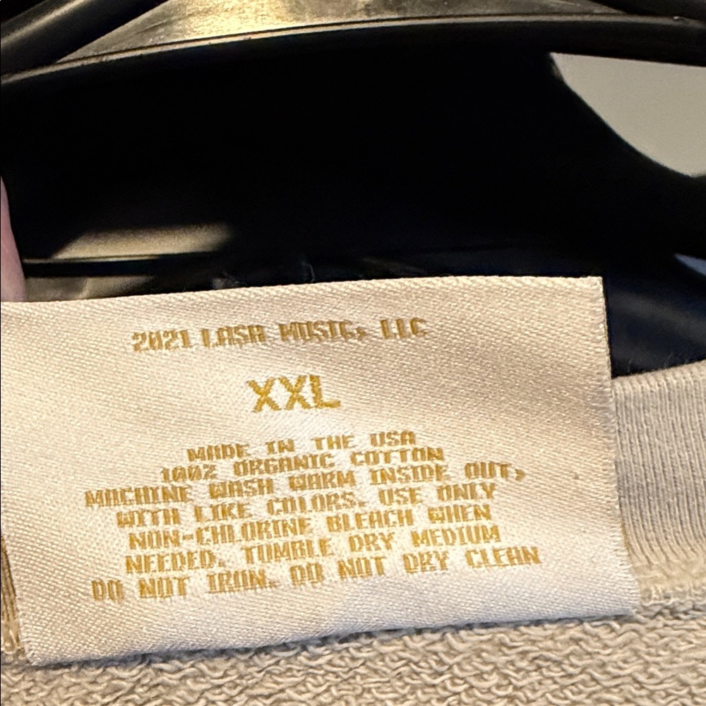 billie eilish - Beige Graphic Sweatshirt AM I ACTING MY AGE NOW? - Picture 3 of 5